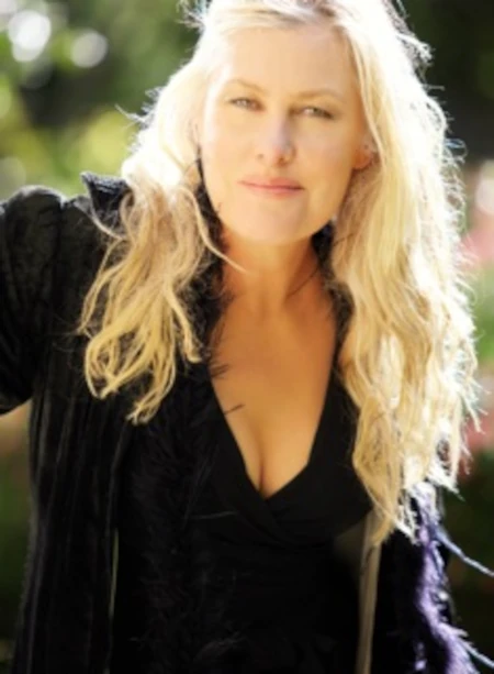 Donna Fisk on Nu Country TV country music show