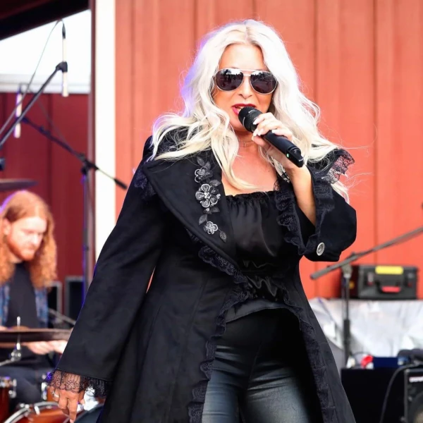 Jennifer Belle on Nu Country TV country music show