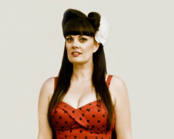 Tami Neilson on Nu Country TV country music show