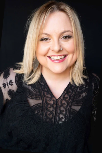 Lyn Bowtell on Nu Country TV country music show