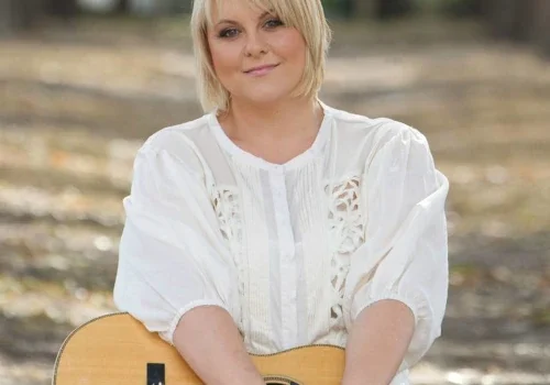 Lyn Bowtell on Nu Country TV country music show