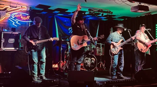 Mason Boys live at St Andrews Hotel 29 November, 2025