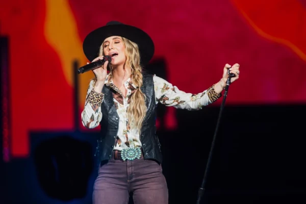 Lainey Wilson Live 2026