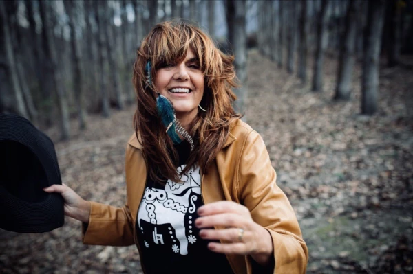 Gina Malcolm on Nu Country TV country music show