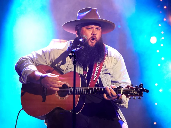 Larry Fleet on Nu Country TV country music show